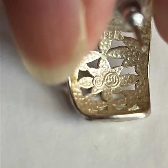 925 Silver flower/starburst earrings - Picture 3 of 5